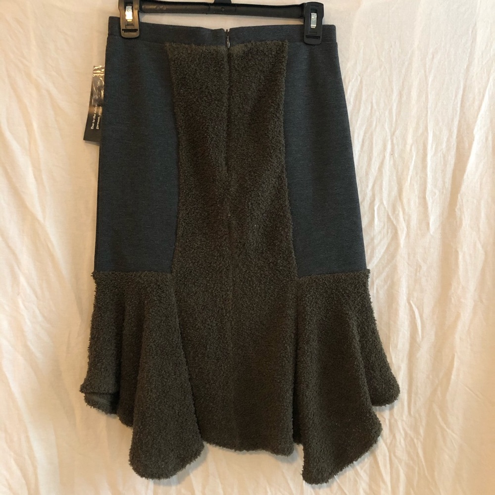Fall work skirt - Picture 3 of 3